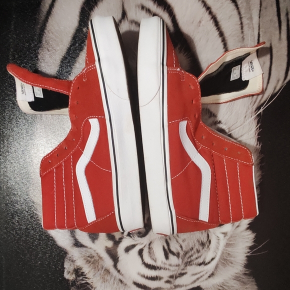 Vans Bold Red High-Top Sneakers. 7 Men. 8.5 Women. - Picture 3 of 13